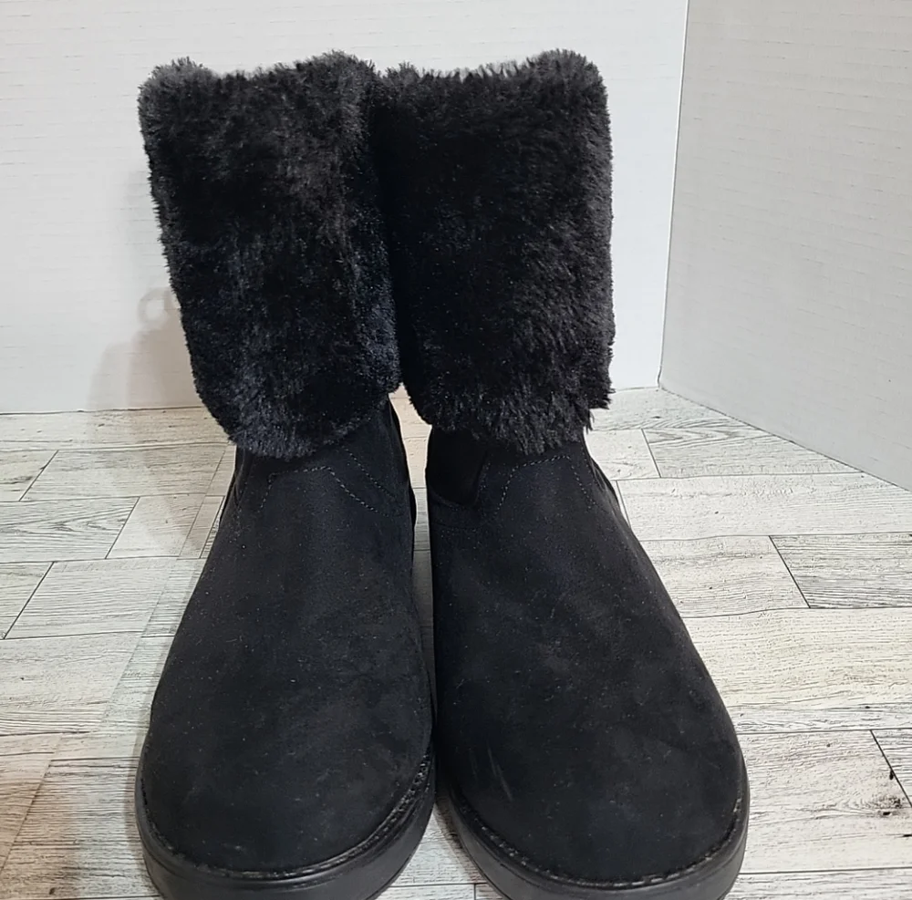 GBG Los Angeles Size 7M Black Faux Fur Lined Winter Ankle Boots Tie Accent‎